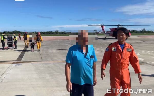 ▲▼             台東縣消防局申請直升機，順利後送霧鹿村、利稻村的3名洗腎病患。（圖／記者楊漢聲翻攝）