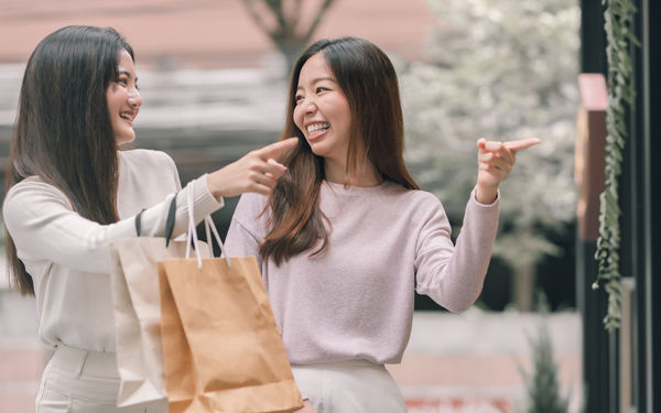 朋友,購物,逛街,旅行,閨蜜,好友,知己,。（圖／達志示意圖）