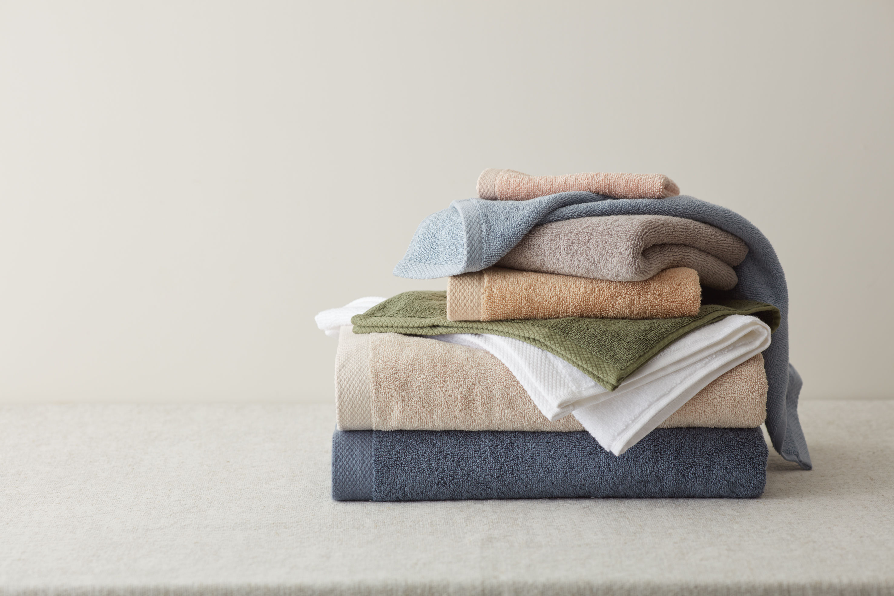 ▲HOLA千件商品降價，最高達50%。（圖／業者提供）