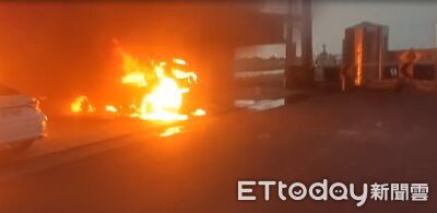 快訊／台南仁德工廠火警！恐怖烈焰黑煙狂竄　疑甲苯清潔地板釀禍