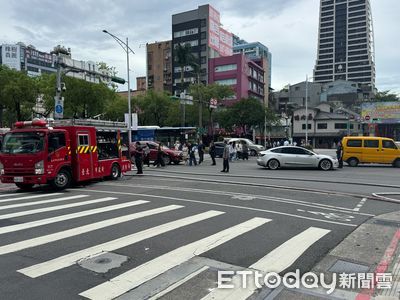 快訊／北市警局旁足體養生館起火　4樓冒濃煙緊急疏散40人