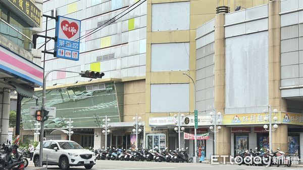 ▲▼ 大地球廣場,漢神            。（圖／記者陳筱惠攝）