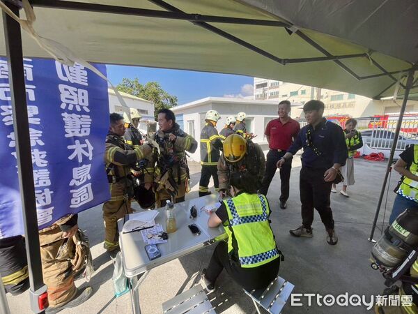 ▲台南市消防局第七大隊於安平工業區舉行危險物品倉儲搶救演練，模擬實戰情境。（記者林東良翻攝，下同）