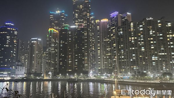 ▲▼韓國釜山市區夜景。（圖／記者葉國吏攝）