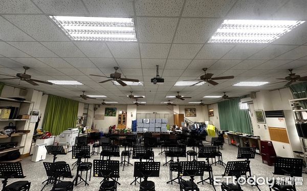 ▲台南市教育局推動校園LED照明汰換，全數完工後校園更加明亮節能。（記者林東良翻攝，下同）