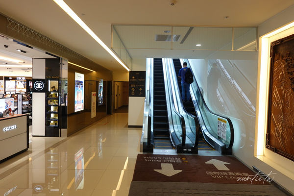 ▲▼松山機場五月新開幕「環亞貴賓室」，牛肉麵、鹹豆漿，各種台味小吃端上桌。（圖／部落客水晶提供）