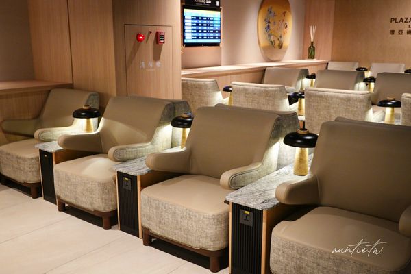 ▲▼松山機場五月新開幕「環亞貴賓室」，牛肉麵、鹹豆漿，各種台味小吃端上桌。（圖／部落客水晶提供）