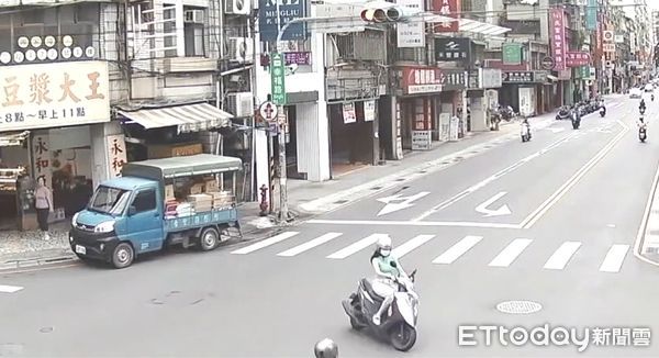 ▲王女在路口連切2車道左轉，程男煞車不及攔腰撞上並飛撲衝出。（圖／記者陸運陞翻攝）