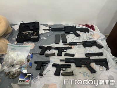 工程行竟是「兵工廠」!警抄13把長短槍 還有「007龐德配槍」