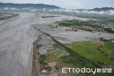 愛山林祝文宇捐500萬助花蓮 豐邑召集設備送災區