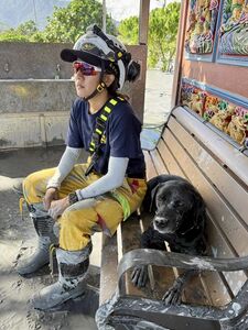 高雄5搜救犬立大功「救出4人3狗」 黃捷提醒:「捐罐罐」要合規