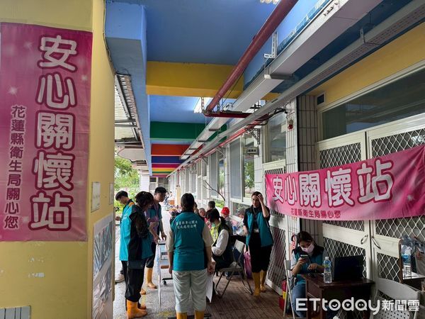 ▲▼玉里醫院動員團隊成立臨時「安心小站」進駐災區，提供醫護支援。（圖／玉里醫院提供，下同）