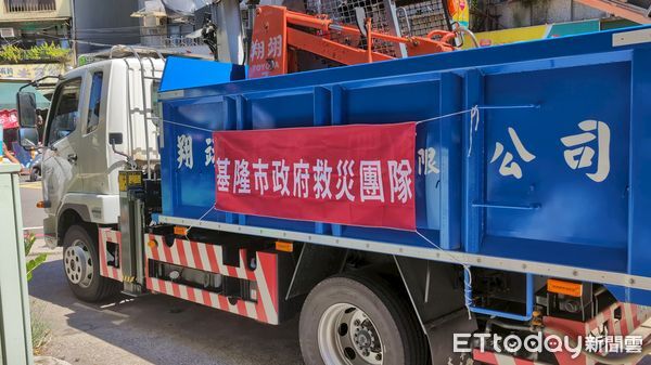 ▲▼ 謝國樑、邱佩琳心繫花蓮！各捐1月薪資並結合市民善款200萬助重建。（圖／記者郭世賢翻攝）