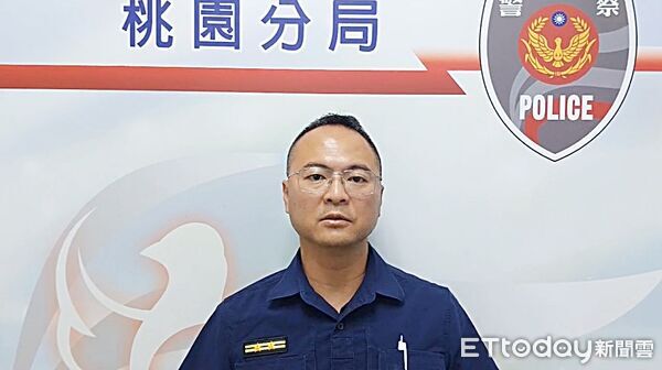 ▲桃園警分局同安派出所所長謝惟靈說明查緝失聯移工過程。（圖／記者沈繼昌翻攝）