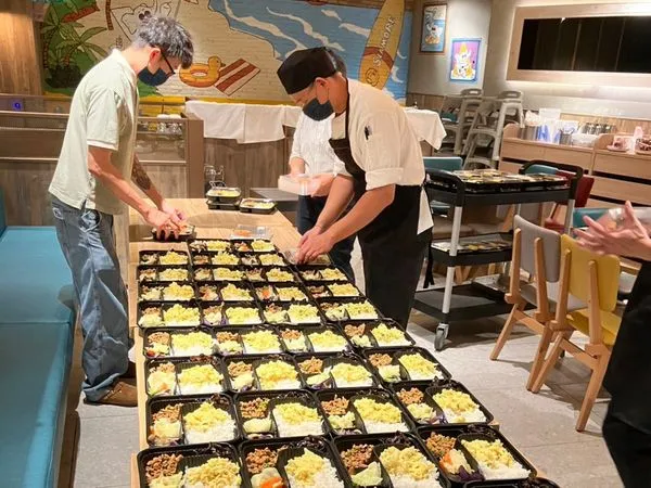 從泥濘中送來熱食 饗賓集團攜手同仁為花蓮光復鄉注入溫暖（圖／饗賓集團提供）