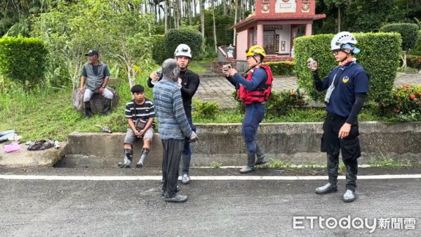 ▲▼花蓮蔡姓男子嘗試過河尋找二姊與二姊夫。（圖／記者莊喬迪攝）