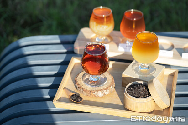 ▲▼麻古茶坊推出全新「紅萱烏龍系列」。（圖／麻古茶坊提供）