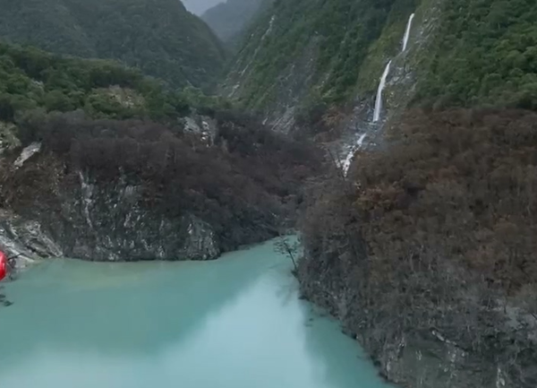 ▲▼       堰塞湖低空拍攝首度曝光      。（圖／丁湘泉提供）