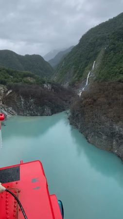 ▲▼       堰塞湖低空拍攝首度曝光      。（圖／丁湘泉提供）