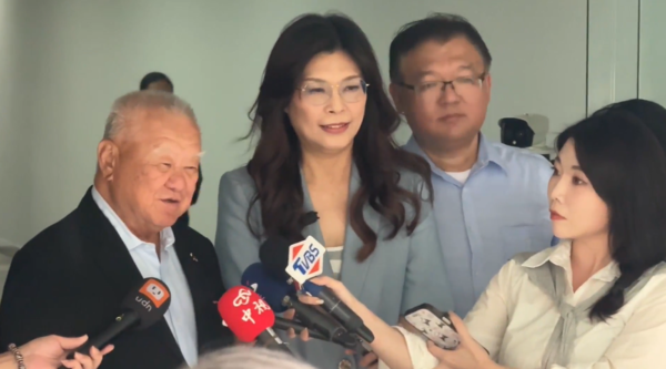 ▲▼鄭麗文拜會林伯豐。（圖／翻攝自Facebook／鄭麗文）