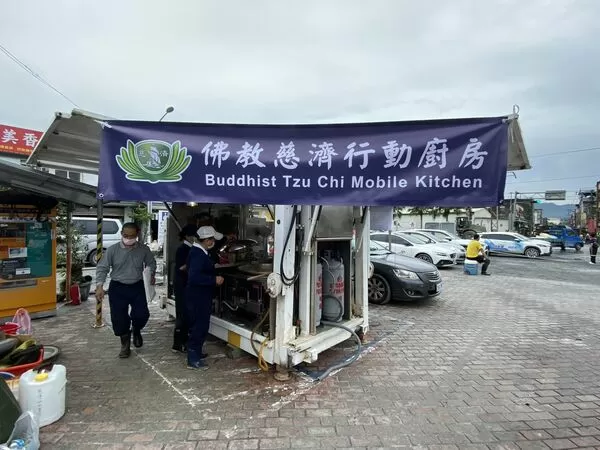 ▲▼慈濟在光復災區現煮熱食供應。（圖／慈濟基金會提供）