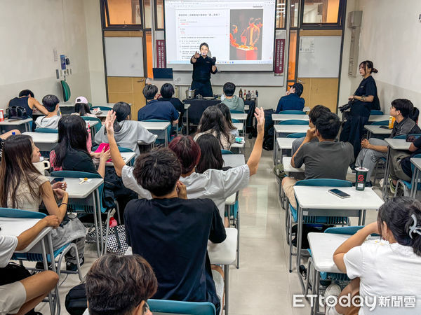 ▲▼世新大學觀光系首度開設「美食餐廳品味鑑賞」課程，培養大一學生美食文化素養，提升餐飲評鑑與審美鑑賞力。（圖／世新大學提供）