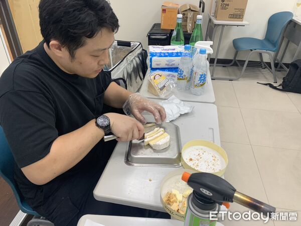 ▲▼世新觀光系首開設「美食餐廳品味鑑賞」，學生可品嚐美食，大讚「太幸福」。（圖／世新大學提供）