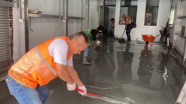 ▲▼民進黨志工隊赴花蓮救災。（圖／民進黨提供）