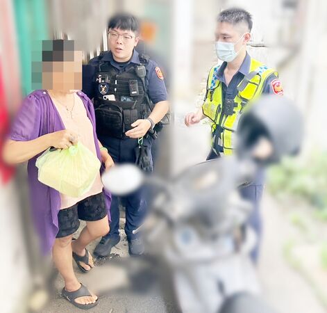 ▲桃園市趙姓婦人日前兩度到某銀行臨櫃欲提領鉅款，警方甚至護鈔陪同返家，終於獲得其信任，將巨款存回銀行。（圖／中壢警方提供）