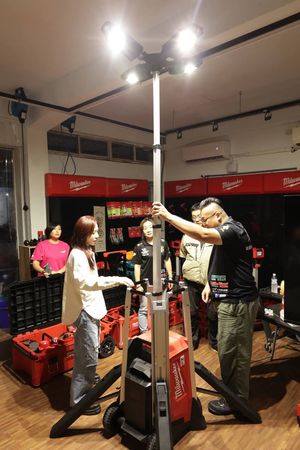 ▲▼民進黨立委沈伯洋、陳瑩與志工隊赴花蓮救災。（圖／民進黨提供）