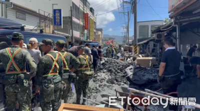 快訊/更新16人死亡!馬太鞍溪下游尋獲男性遺體 家屬視訊指認