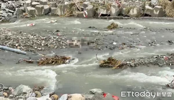 ▲▼台東工人施工嚇壞！溪水漂出女屍，頭部重創難辨認。（圖／記者楊晨東翻攝）