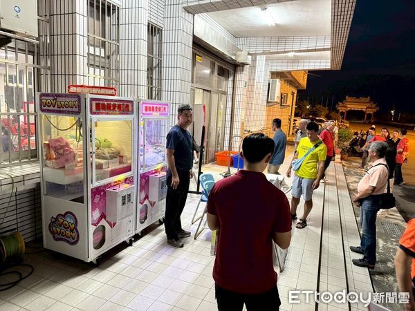 ▲七股警義消中秋聯歡晚會結合趣味遊戲，寓教於樂宣導爆竹煙火安全。（記者林東良翻攝，下同）