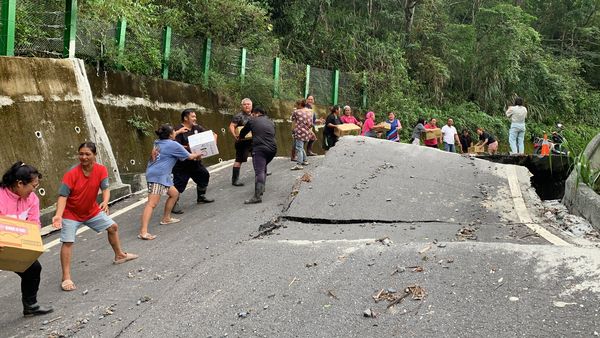 ▲▼山上通訊恢復、物資空投到，利稻部落齊心協力暖爆網友。（圖／網友Anu Palalavi提供，請勿隨意翻拍，以免侵權。）