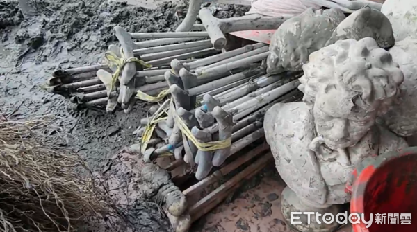 ▲▼花蓮光復災情，書店老闆摩利倉庫全毀。（圖／記者黃彥傑翻攝）