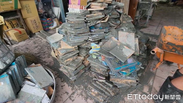 ▲▼花蓮光復災情，書店老闆摩利倉庫全毀。（圖／記者黃彥傑翻攝）