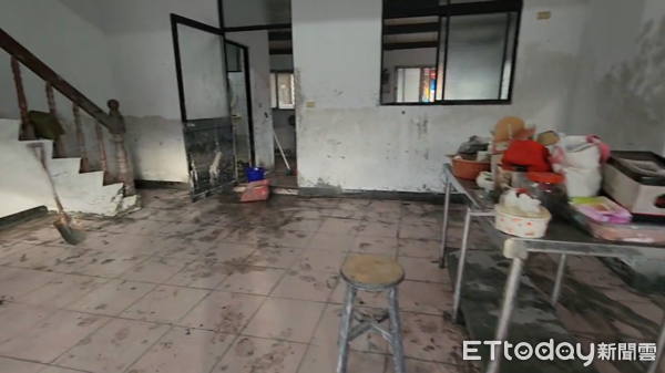 ▲▼花蓮光復災情，書店老闆摩利倉庫全毀。（圖／記者黃彥傑翻攝）