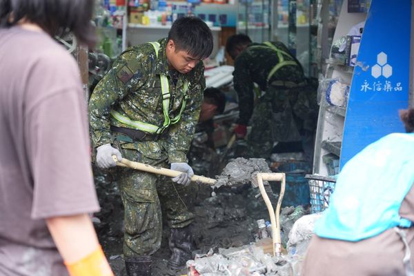 ▲▼國軍整隊投入救災工作。（圖／國防部提供）