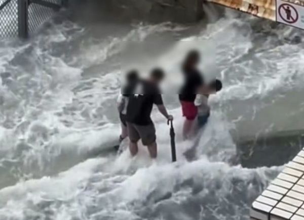 ▲▼帶小孩看樺加沙風浪　港父被捕涉「虐待兒童」。（圖／翻攝臉書「西環變幻時」）