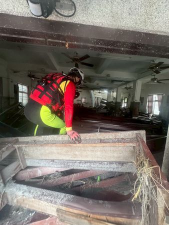 ▲▼新北特搜隊至花蓮縣協助災後修復。（圖／新北特搜隊提供）