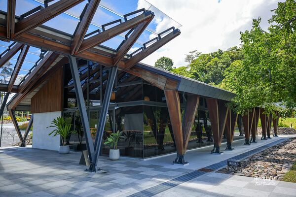 ▲▼礁溪咖啡館「Herbelle Tea湖畔茶屋」，宜蘭坐擁龍潭湖景的景觀咖啡廳。（圖／部落客陳小可提供）