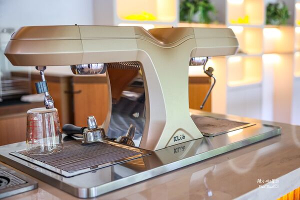 ▲▼礁溪咖啡館「Herbelle Tea湖畔茶屋」，宜蘭坐擁龍潭湖景的景觀咖啡廳。（圖／部落客陳小可提供）