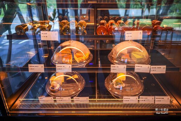 ▲▼礁溪咖啡館「Herbelle Tea湖畔茶屋」，宜蘭坐擁龍潭湖景的景觀咖啡廳。（圖／部落客陳小可提供）