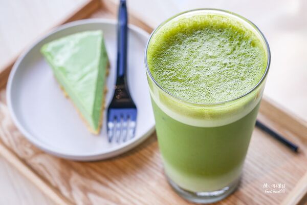 ▲▼礁溪咖啡館「Herbelle Tea湖畔茶屋」，宜蘭坐擁龍潭湖景的景觀咖啡廳。（圖／部落客陳小可提供）