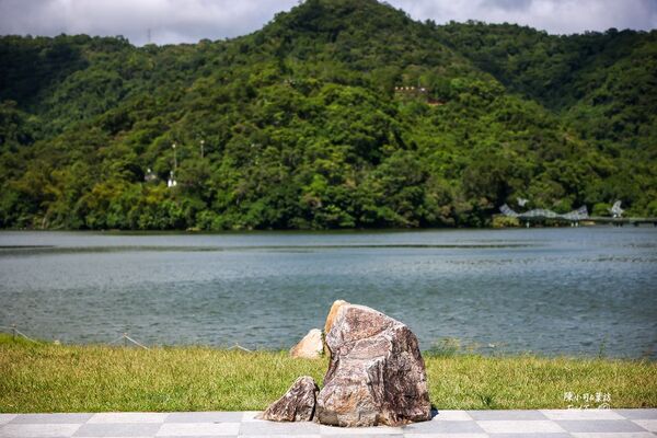 ▲▼礁溪咖啡館「Herbelle Tea湖畔茶屋」，宜蘭坐擁龍潭湖景的景觀咖啡廳。（圖／部落客陳小可提供）