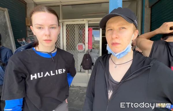 ▲來自烏克蘭的夢汝嫣(左)與莎莎(右)也挺進光復幫忙。（圖／記者白珈陽攝）