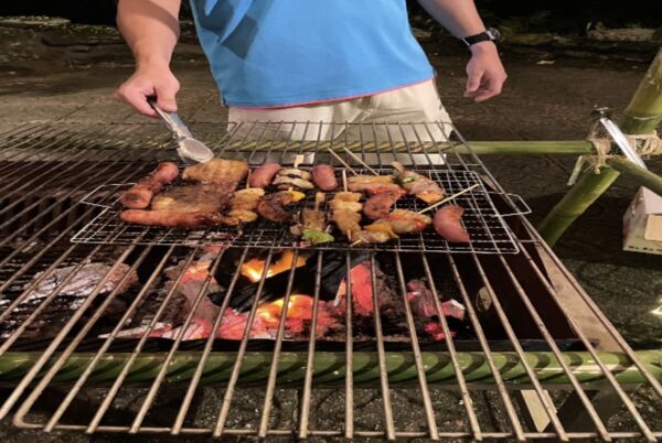 ▲雲仙樂園「雲仙秋夜．森月餐桌」和「夜探森林」生態導覽。（圖／雲仙樂園提供）
