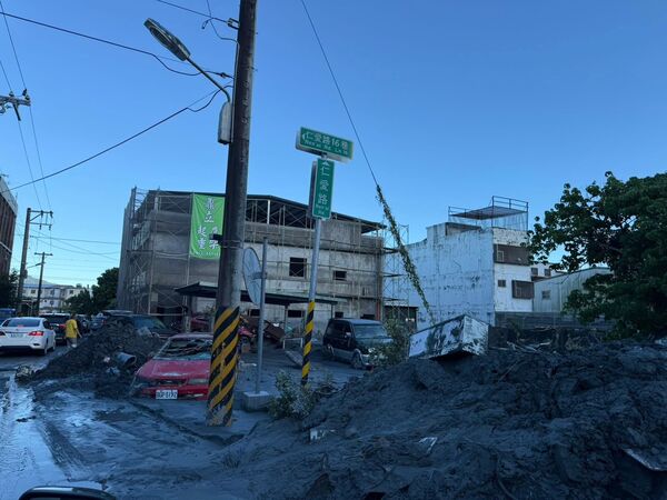 ▲▼花蓮光復鄉復原行動仍在持續。（圖／陳瑩國會辦公室提供）