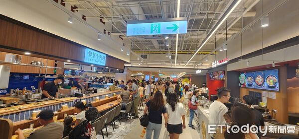 ▲新光三越氣爆11、12樓。（圖／記者游瓊華攝）