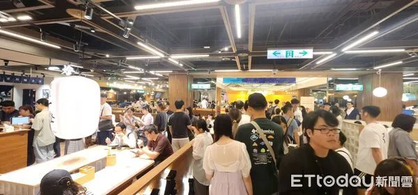 ▲新光三越氣爆11、12樓。（圖／記者游瓊華攝）